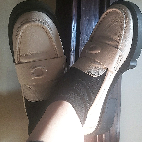 Coach Leah Loafers Cream White Leather Platforms - Picture 2 of 2